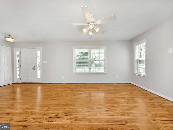 5th image of 1341 Holly Vista Dr