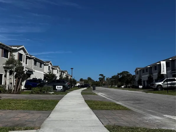 4860 Dillion St #4860, Lake Worth, FL 33463