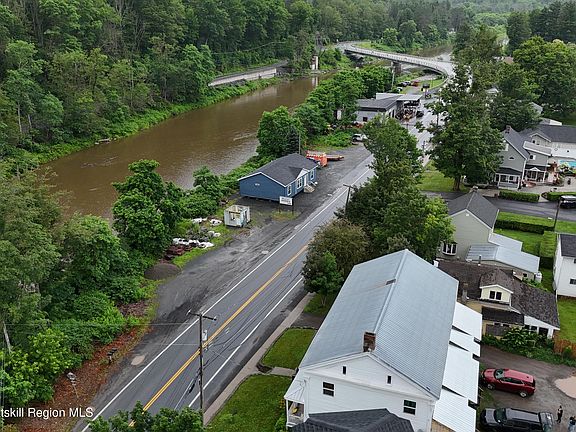 2nd image of 14634 Main Street