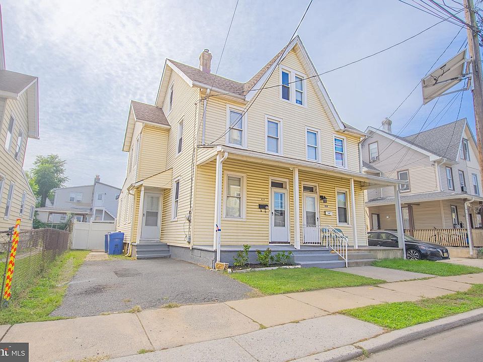 1st image of 426 Kossuth St
