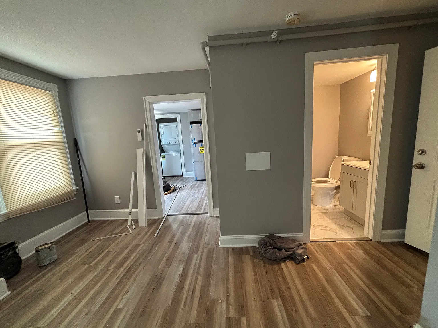 2 bed, 1000 sqft, $2,300 — Photo 3