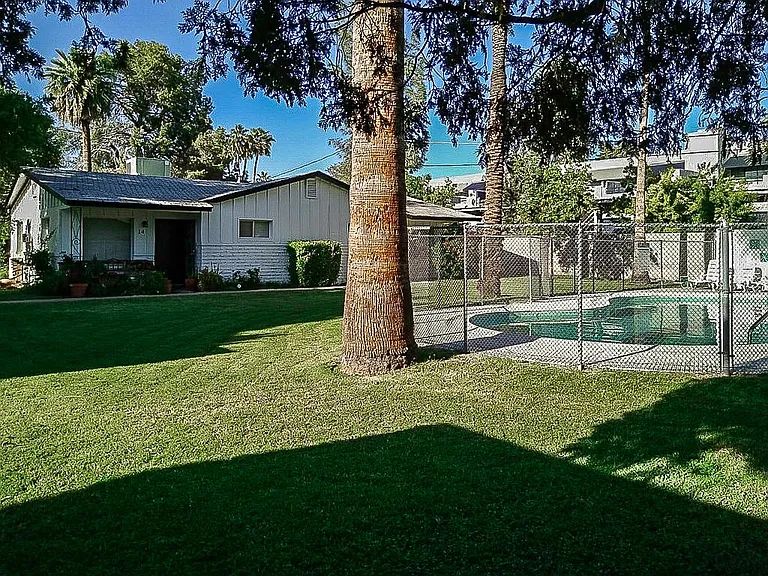 914 W Glendale Ave #7 — Photo 21