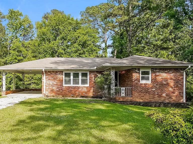2415 Rose Ln SE — Photo 1
