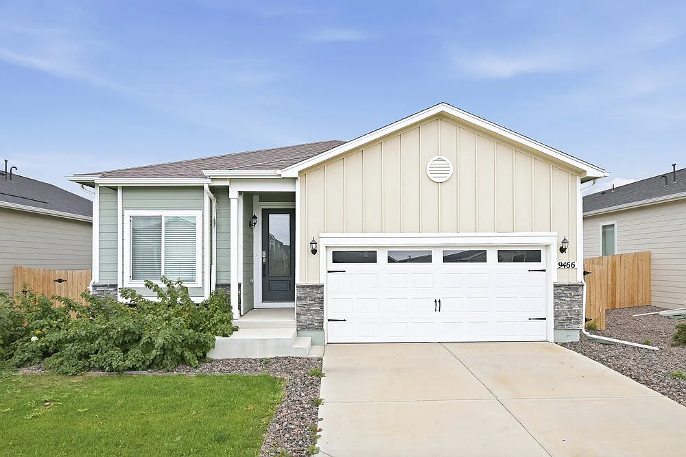3 bed, 2.0 bath, 1476 sqft, $2,635 — Photo 1