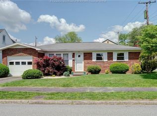231 18th St, Dunbar, WV 25064