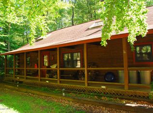 15 Oak Rd, Pocono Pines, PA 18350