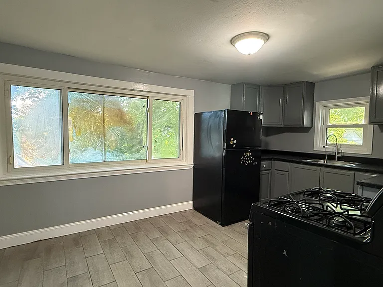 134 Vann St — Photo 3