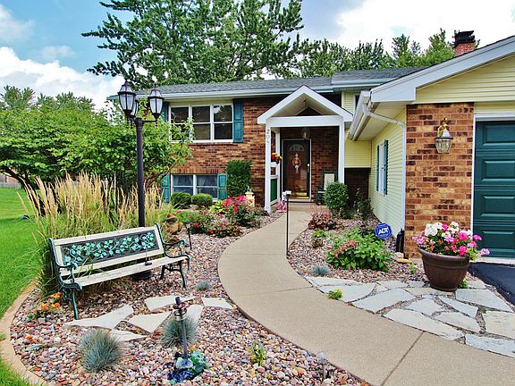 2nd image of 208 Blackhawk Dr