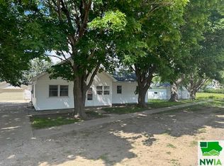 203 E Nothem Ave, Remsen, IA 51050