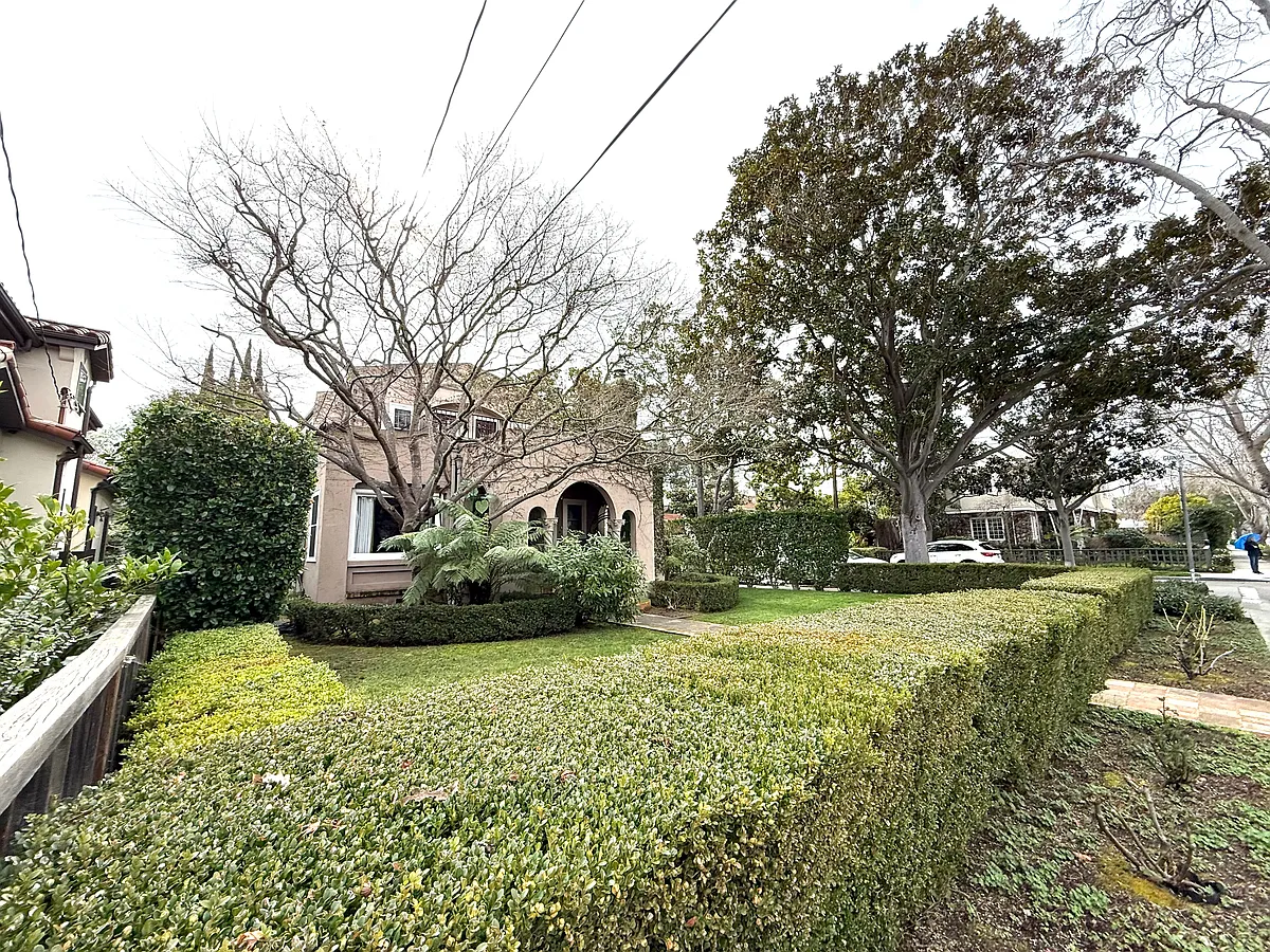 Building Photo - 804 Lincoln Ave