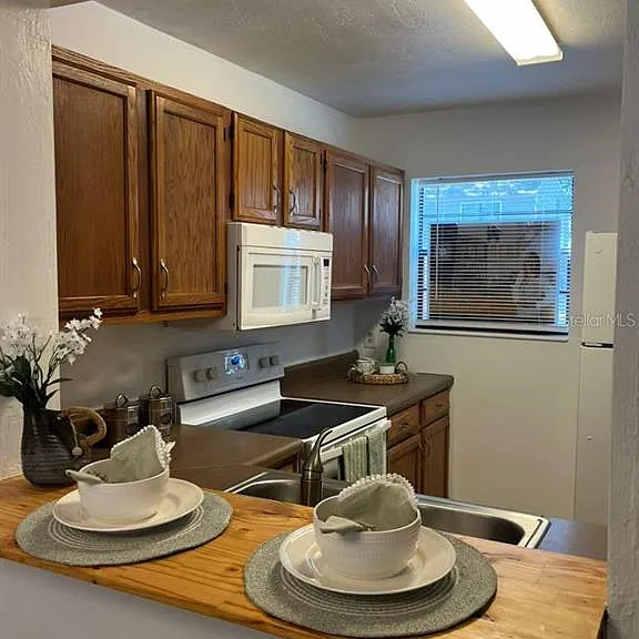 4608 SW 44th Ln — Photo 6