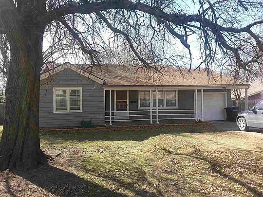1st image of 1605 N Highland Dr
