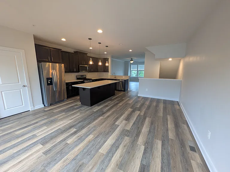 1121 Lawler Dr — Photo 9