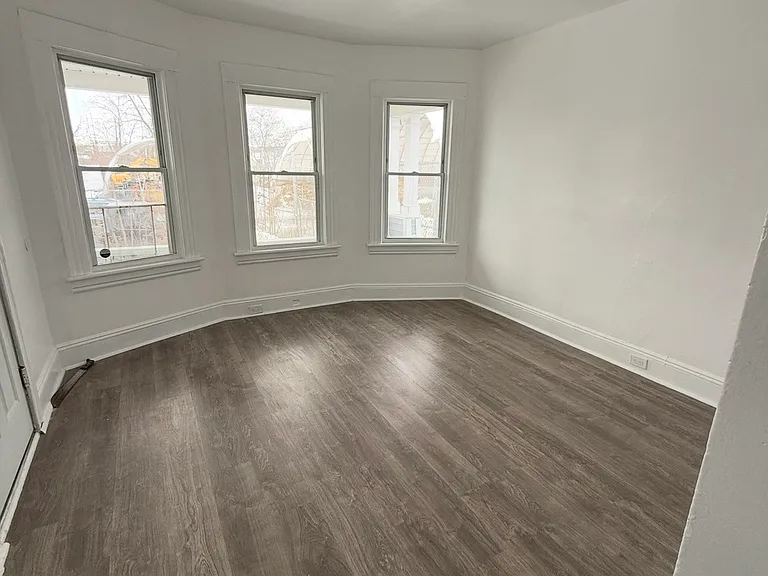 29 Hubbell St #1 — Photo 2