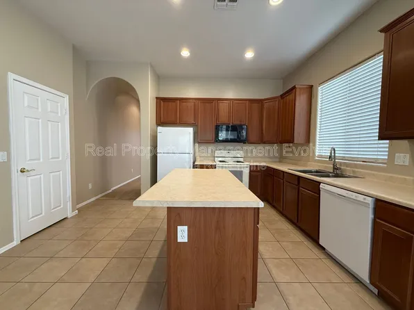 16825 S 30th Ave, Phoenix, AZ 85045