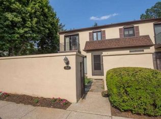 2101 Bryn Mawr Pl, Ardmore, PA 19003