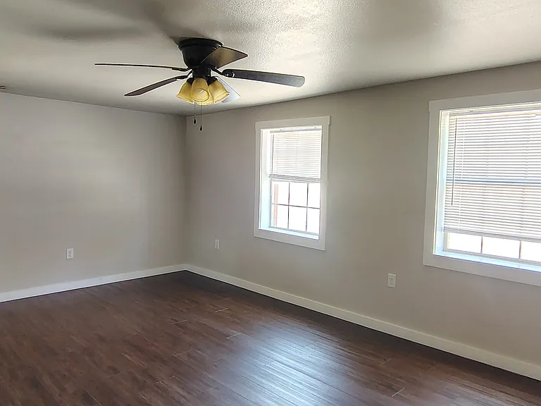 112 W Park St #2 — Photo 10