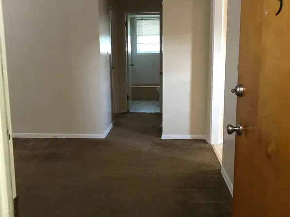 137 S Douglas Ave APT 4, Springfield, IL 62704