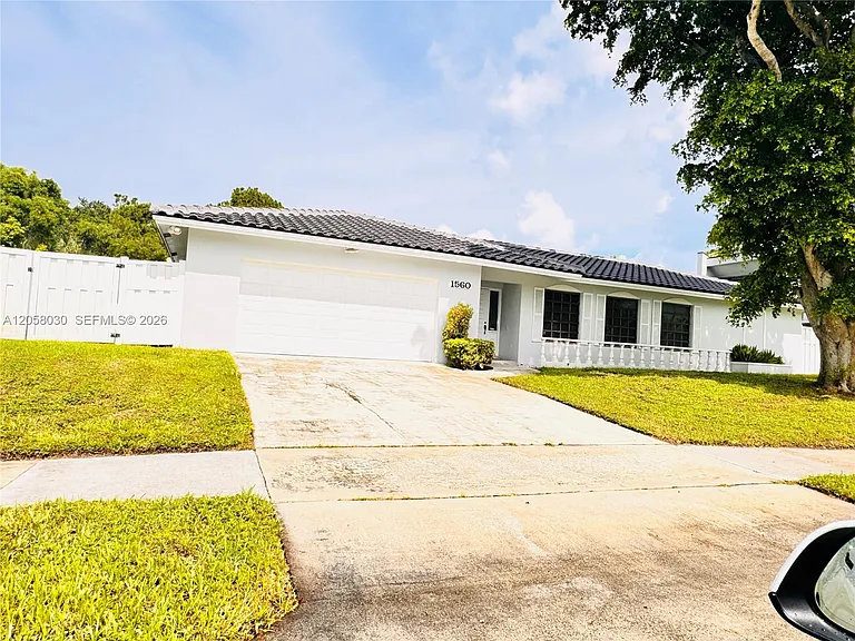 1560 NW 12th Way — Photo 1