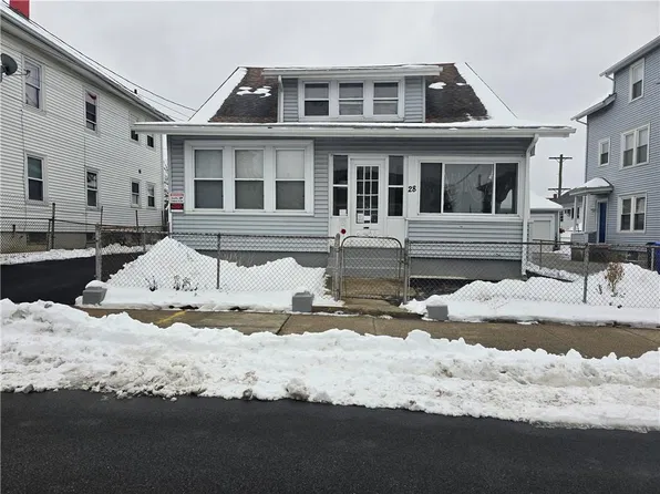 28 Privet St, Pawtucket, RI 02860