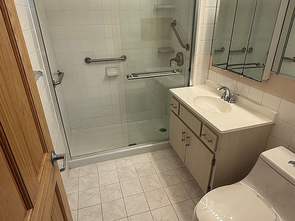 3rd image of 1582 Orchard Grove Ave #1