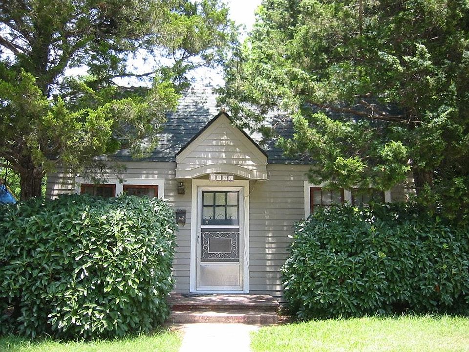 1001 W. BROOKS