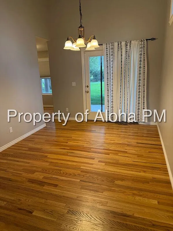 3 bed, 2.5 bath, 1800 sqft, $2,196 — Photo 4