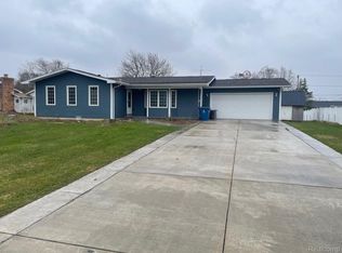 5425 Teakwood Dr, Swartz Creek, MI 48473