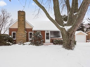 209 Vail Ct, Saint Joseph, MI 49085