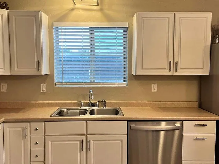 1327 S Wright Rd — Photo 11