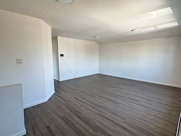 3rd image of 69-09 Bayfield Ave #2