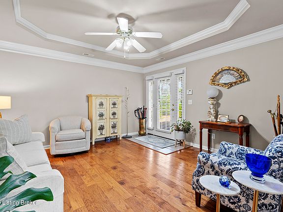 5th image of 9908 Chenoweth Vista Way