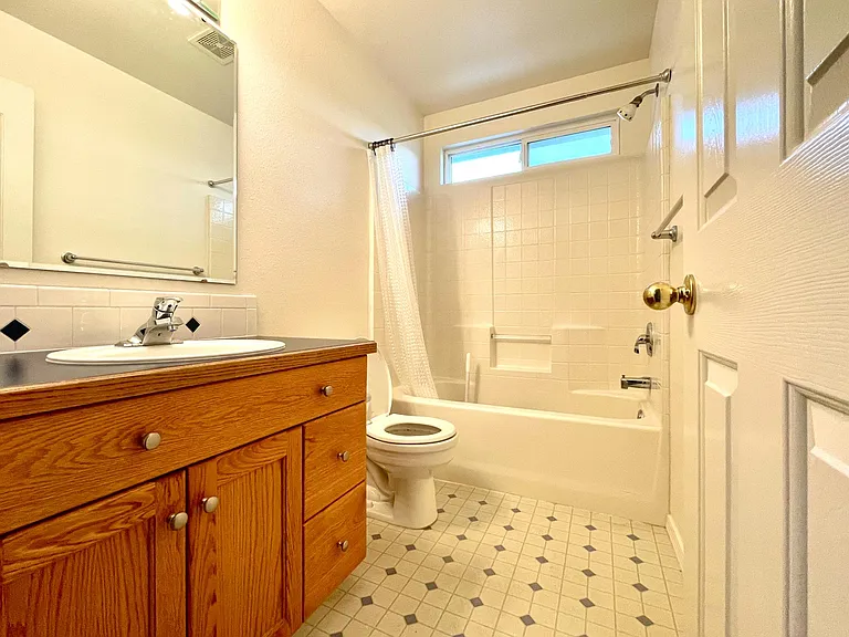 539 Fall Dr — Photo 16