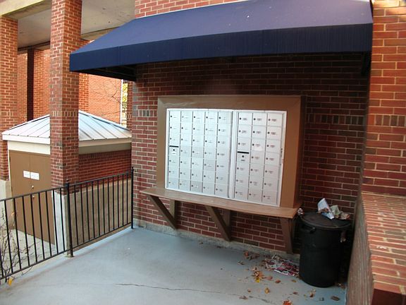 2nd image of 4340 Maryland Ave APT 4A