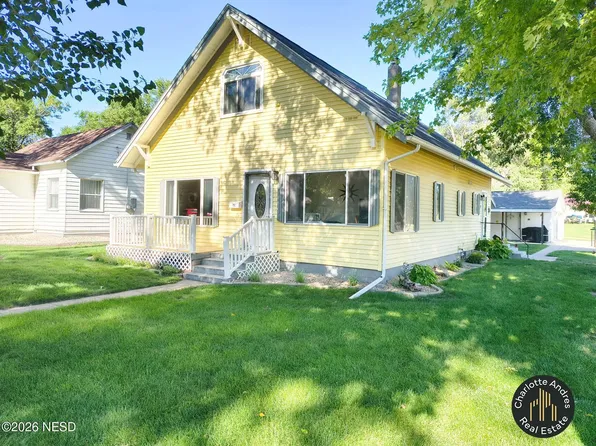 702 E 4th St, Webster, SD 57274
