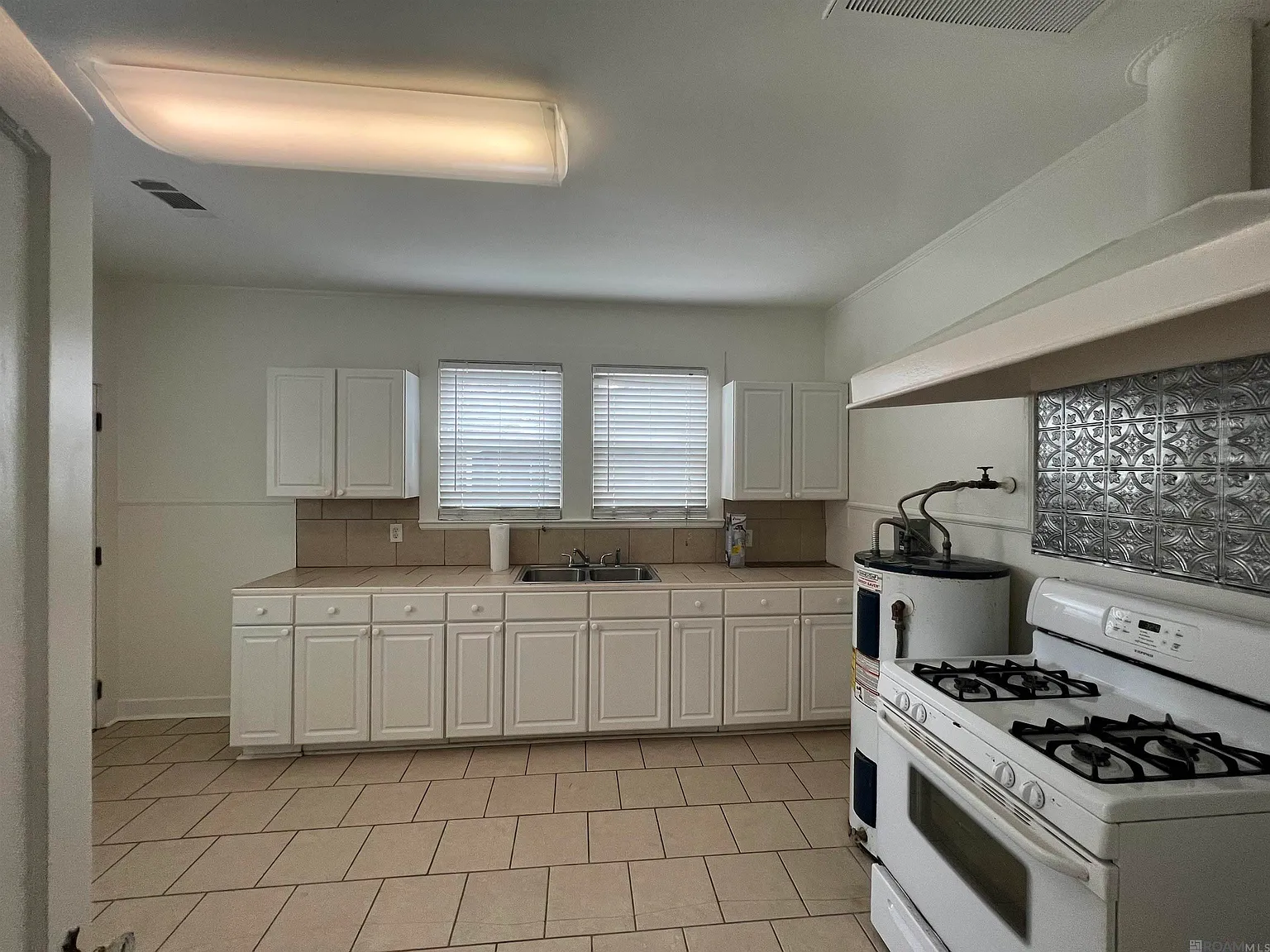 1 bed, 800 sqft, $650 — Photo 2