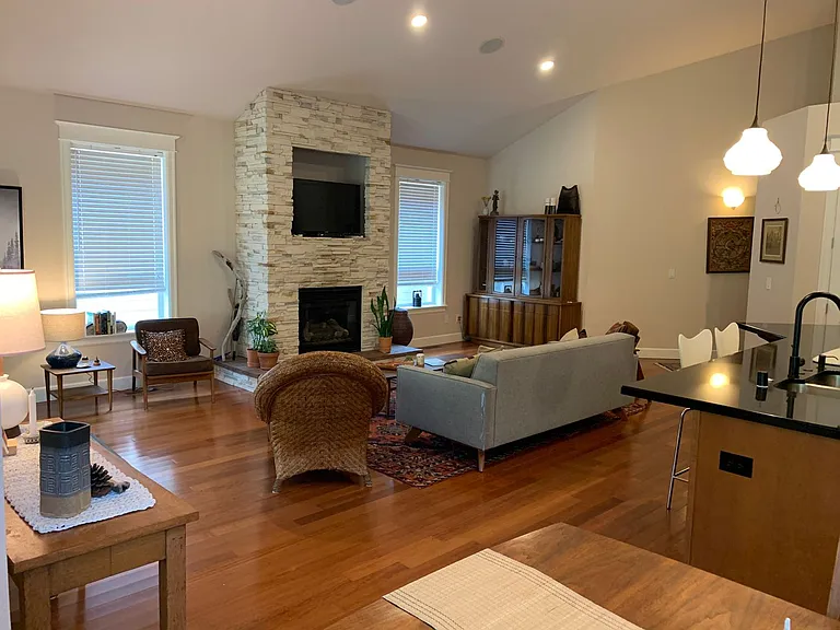 847 W S St — Photo 10