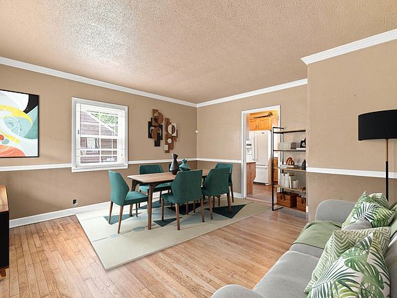 3rd image of 416 Broughton St