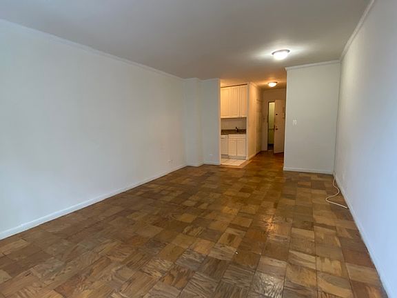 3rd image of 300 W 55th St APT 10S