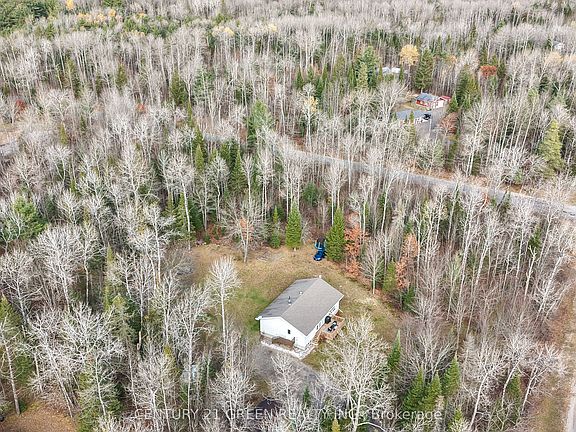 5th image of 266 Bay Lake Rd