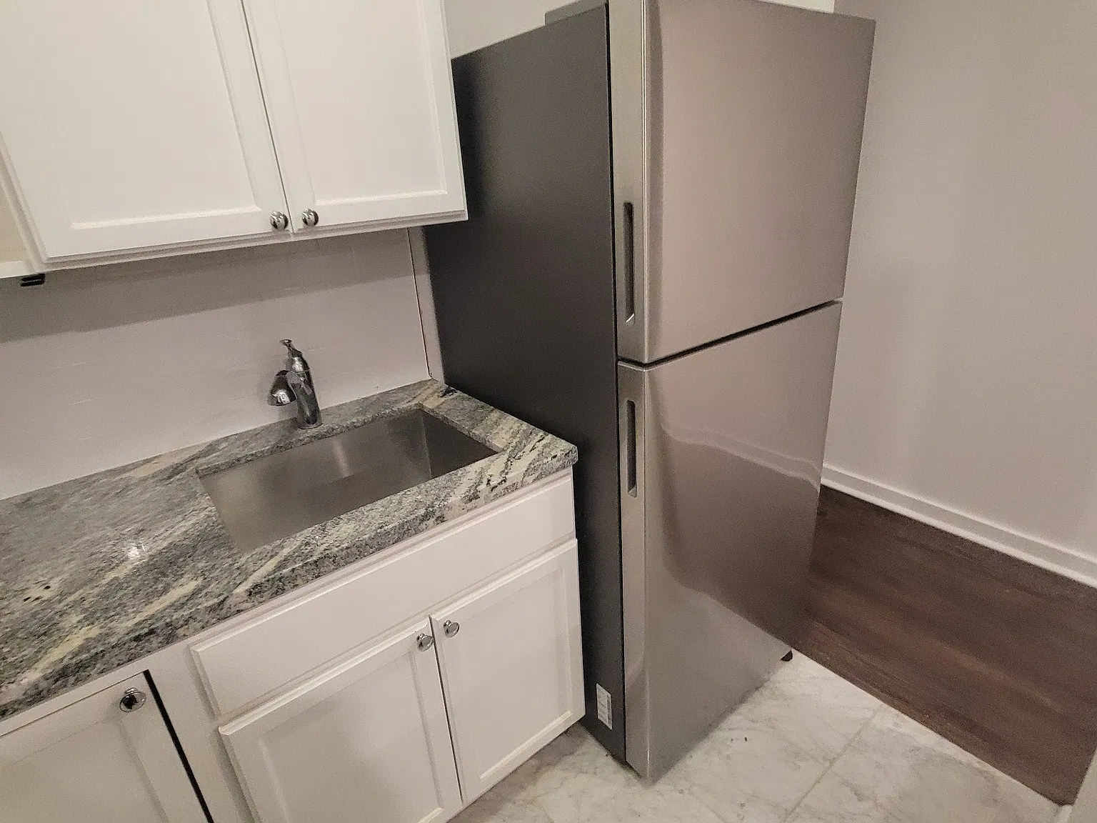 Studio, 450 sqft, $1,695 — Photo 4
