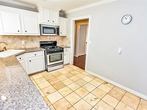 5th image of 1946 Norcrest Dr