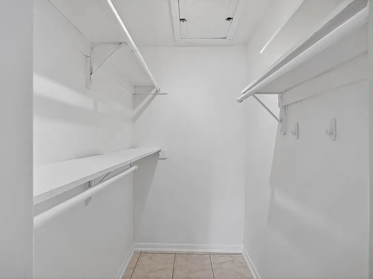 4051 NE 13th Ave #77 — Photo 22
