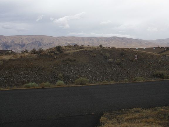 5th image of 876 N Desert Aire Dr