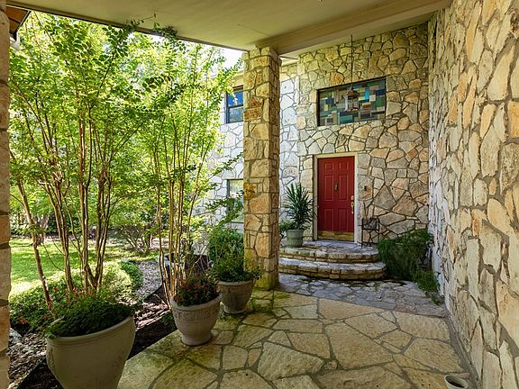 3rd image of 113 Catalina Ct