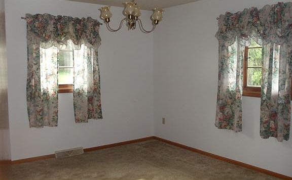 3rd image of 47 W Madison Dr