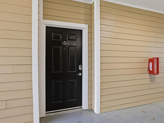 5th image of 2801 Chancellorsville Dr APT 718