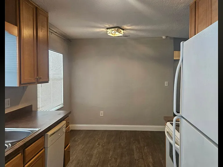611 S Mills Ave #1 — Photo 6