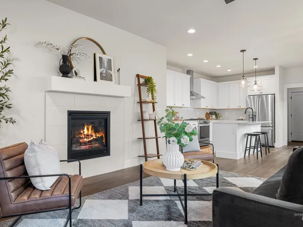 1685 E Cutgrass Ln, Eagle, ID 83616