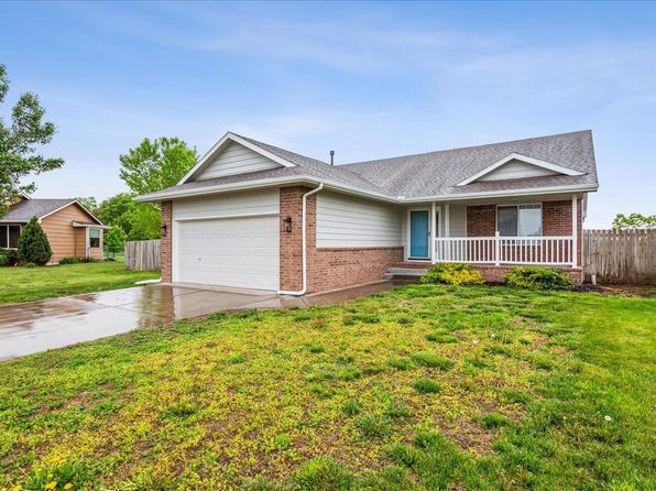 1429 Redbud Ct, Halstead, KS 67056